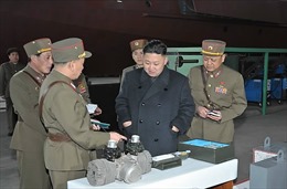 Ông Kim Jong-un liên tục kiểm tra các đơn vị quân đội   